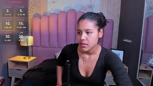 AriaVega online show from December 2025 12:04:02 PM