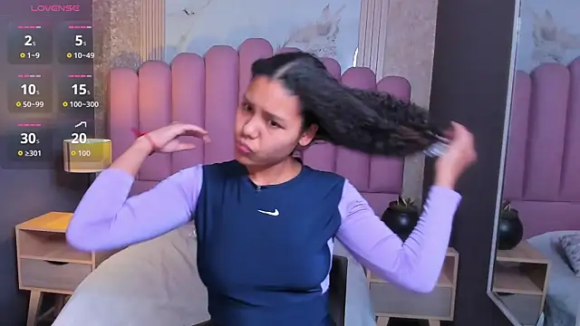 AriaVega online show from December 2025 12:31:01 PM