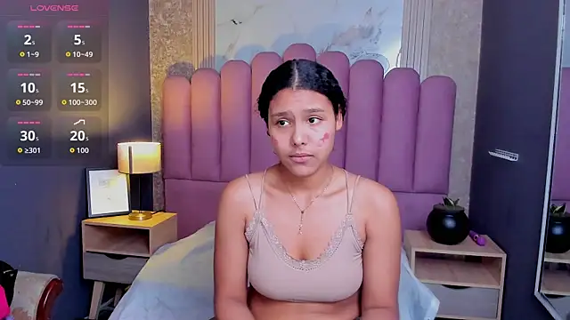 AriaVega online show from December 2025 12:52:02 PM