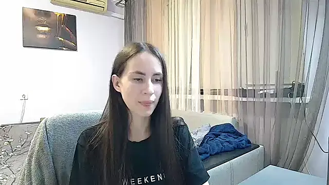 Chloe Skims online show from October 2025 04:41:01 PM