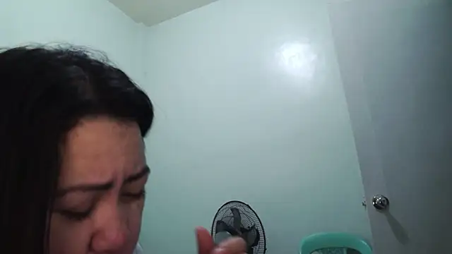 Snapshot of TeaseNPlease_13 chatting on December 2025 09:42:02 PM TeaseNPlease 13 online show from December 2025 09:42:02 PM