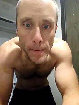 Snapshot of mcxxx87 chatting on October 2025 06:37:01 AM mcxxx87 online show from October 2025 06:37:01 AM