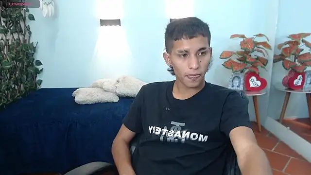 LiamBlack16 online show from October 2025 01:34:01 PM