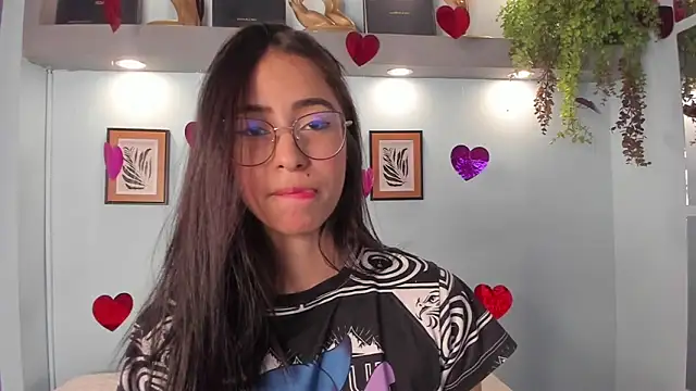 Alana Martinez  online show from February 2026 07:57:02 PM