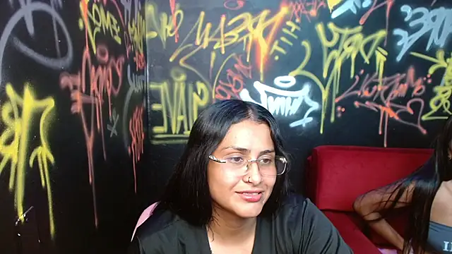 AmaraGlam online show from October 2025 05:13:02 PM