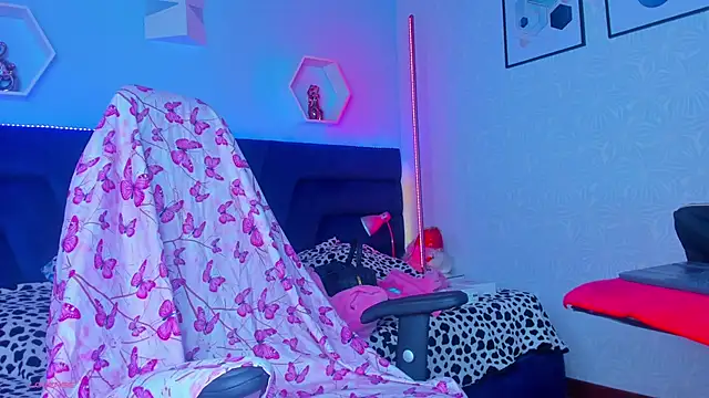 madisson 121 online show from December 2025 01:58:02 PM