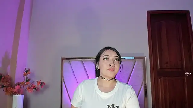 Snapshot of LilithEsme chatting on February 2026 12:27:02 AM LilithEsme online show from February 2026 12:27:02 AM