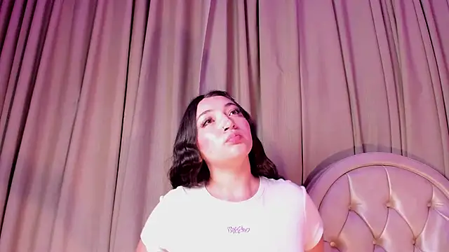 Snapshot of LilithEsme chatting on February 2026 12:52:02 AM LilithEsme online show from February 2026 12:52:02 AM