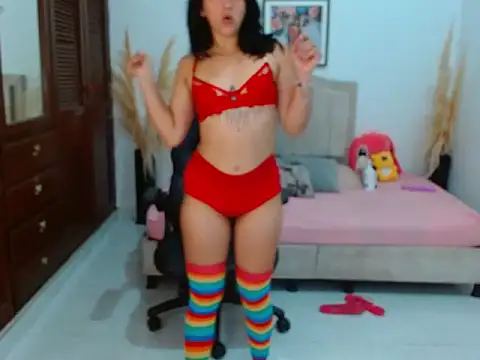 Snapshot of annyrusso chatting on December 2025 05:55:02 PM annyrusso online show from December 2025 05:55:02 PM