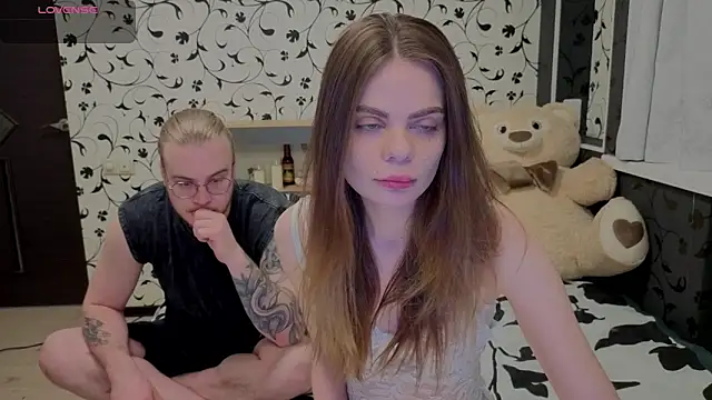 xAlisontiny online show from April 2026 09:05:02 PM