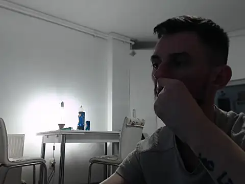 Tom michaelx online show from October 2025 04:32:02 PM