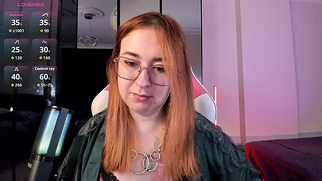 MissNyrra online show from October 2025 02:29:02 PM