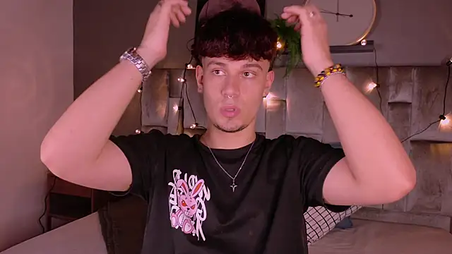 LiamThunder05  online show from October 2025 03:18:02 AM