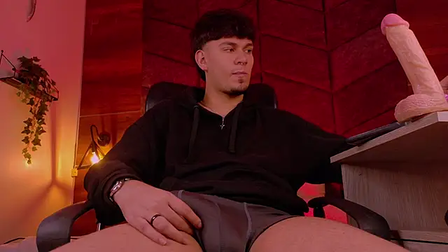 LiamThunder05  online show from November 2025 02:49:02 AM