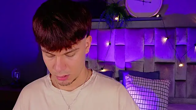 LiamThunder05  online show from October 2025 03:38:01 AM