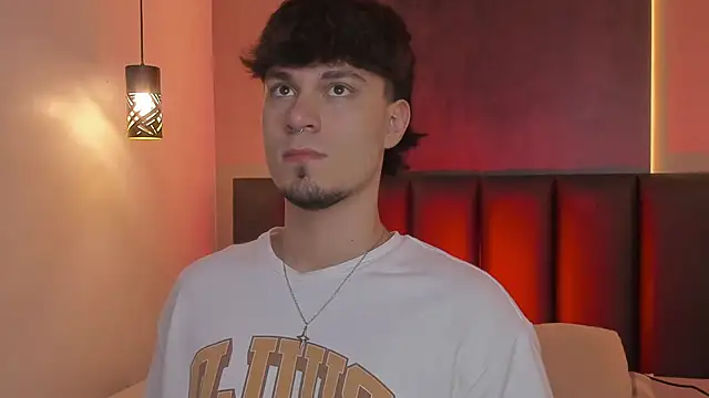 LiamThunder05  online show from November 2025 12:06:01 PM