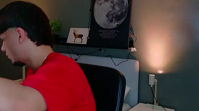 LiamThunder05  online show from December 2025 01:28:01 PM