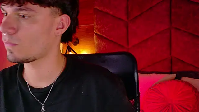 LiamThunder05  online show from November 2025 03:06:01 AM