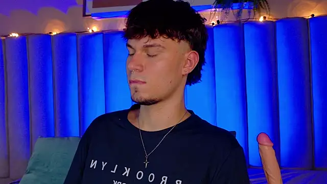 LiamThunder05  online show from November 2025 03:12:02 AM