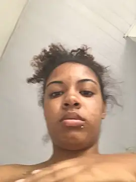 Lorennapires online show from January 2026 06:22:02 PM