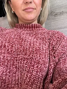 Daiana Andra online show from October 2025 09:41:02 AM