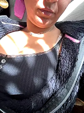 Daiana Andra online show from November 2025 09:46:02 AM