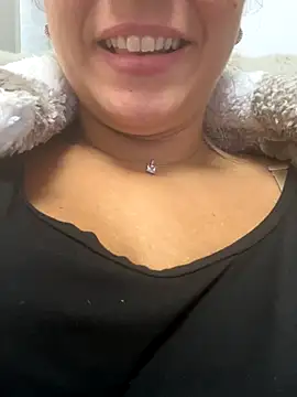 Daiana Andra online show from October 2025 12:41:01 PM