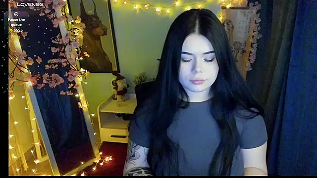 Mona Esty online show from February 2026 09:12:02 PM