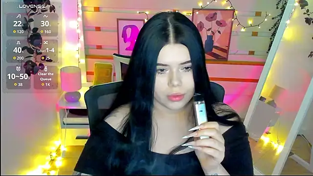 Mona Esty online show from February 2026 08:27:02 PM