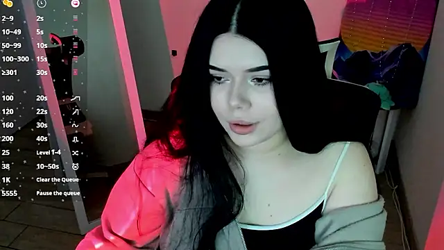 Mona Esty online show from February 2026 10:00:02 PM