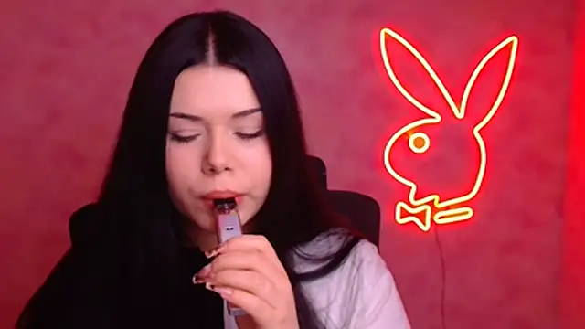 Snapshot of Mona_Esty chatting on December 2025 06:40:01 PM Mona Esty online show from December 2025 06:40:01 PM