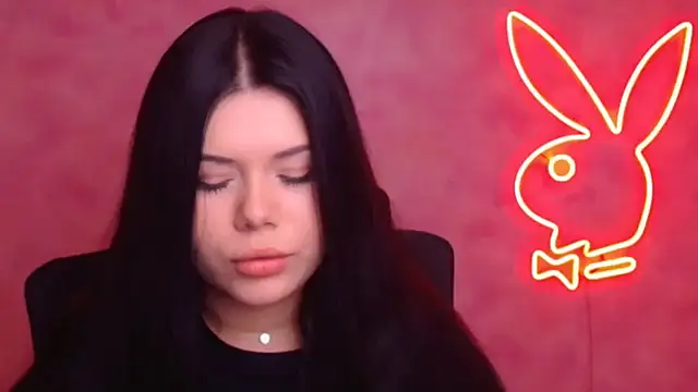 Snapshot of Mona_Esty chatting on December 2025 06:39:02 PM Mona Esty online show from December 2025 06:39:02 PM