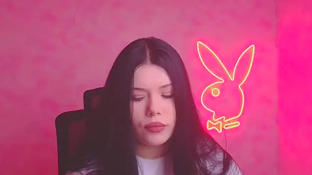 Snapshot of Mona_Esty chatting on November 2025 12:33:02 PM Mona Esty online show from November 2025 12:33:02 PM