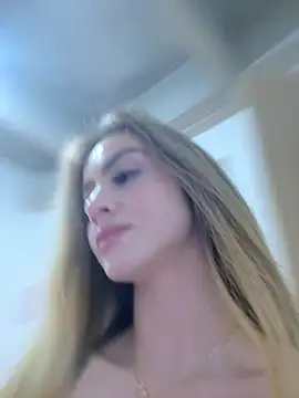 Snapshot of Lisa_Belluci chatting on October 2025 02:00:02 AM Lisa Belluci online show from October 2025 02:00:02 AM