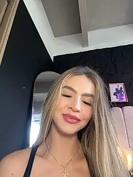 Snapshot of Lisa_Belluci chatting on October 2025 08:09:02 PM Lisa Belluci online show from October 2025 08:09:02 PM