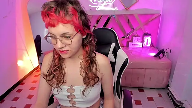 Jelly v online show from October 2025 01:01:01 PM