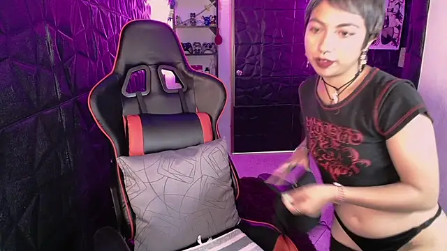 lunarichy22 online show from February 2026 10:18:01 PM