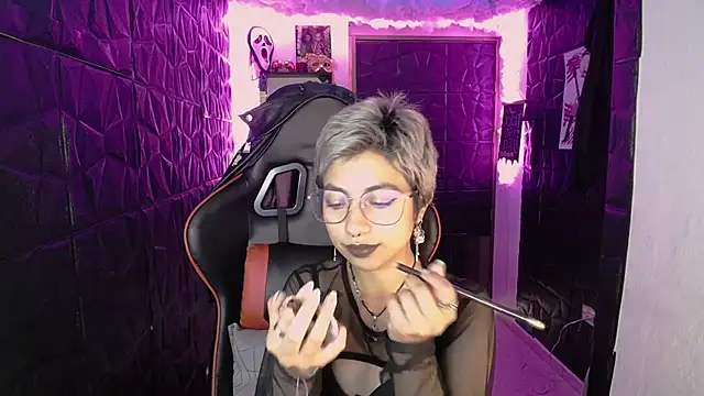 lunarichy22 online show from February 2026 07:46:01 PM