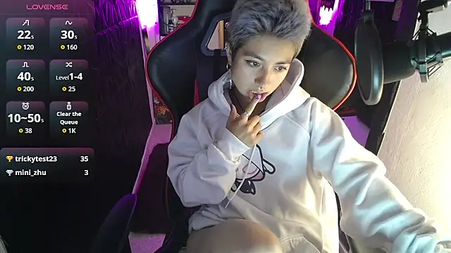 lunarichy22 online show from January 2026 05:27:02 PM