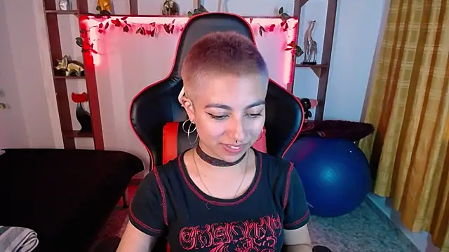 lunarichy22 online show from November 2025 08:23:02 PM