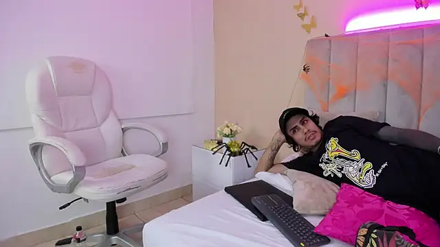 Snapshot of Kaoz_23_ chatting on October 2025 12:56:01 AM Kaoz 23  online show from October 2025 12:56:01 AM