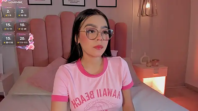 mara swan  online show from December 2025 07:27:01 PM