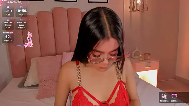 mara swan  online show from December 2025 07:18:02 PM