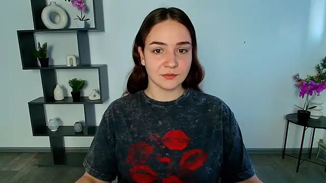 Snapshot of OliviaMontgommery chatting on November 2025 06:01:01 AM OliviaMontgommery online show from November 2025 06:01:01 AM