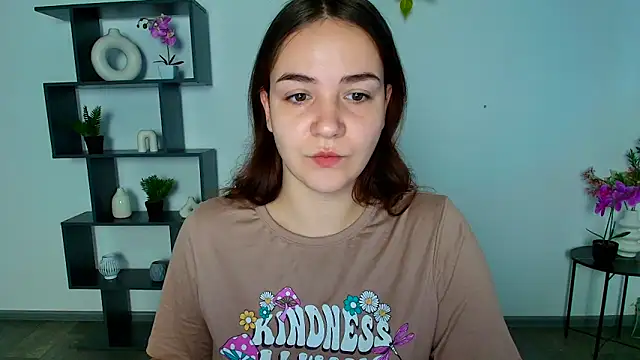 Snapshot of OliviaMontgommery chatting on November 2025 06:24:01 AM OliviaMontgommery online show from November 2025 06:24:01 AM