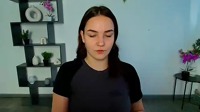 Snapshot of OliviaMontgommery chatting on November 2025 06:13:02 AM OliviaMontgommery online show from November 2025 06:13:02 AM