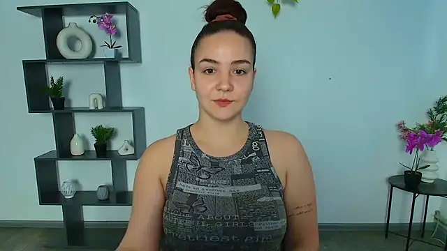 Snapshot of OliviaMontgommery chatting on November 2025 07:03:02 AM OliviaMontgommery online show from November 2025 07:03:02 AM