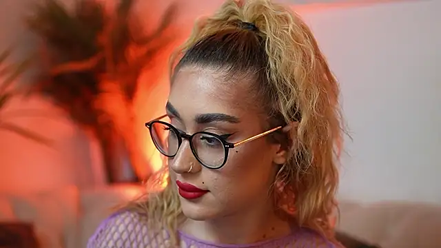 AileenKiss online show from March 2026 10:04:02 PM