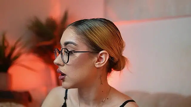 AileenKiss online show from March 2026 08:53:02 PM