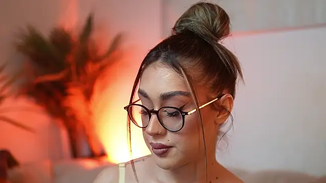 AileenKiss online show from April 2026 08:15:02 PM